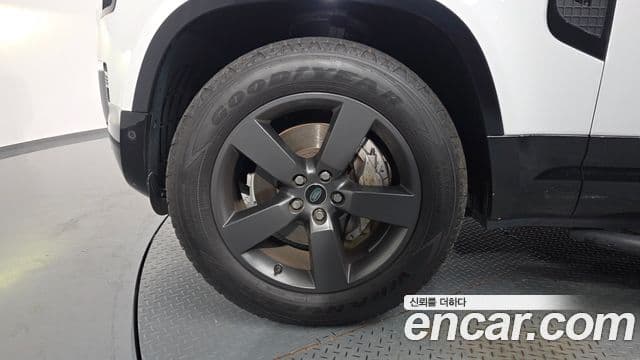 Land Rover Defender (L663) 130 P400 X-Dynamic HSE, 2023 все фото