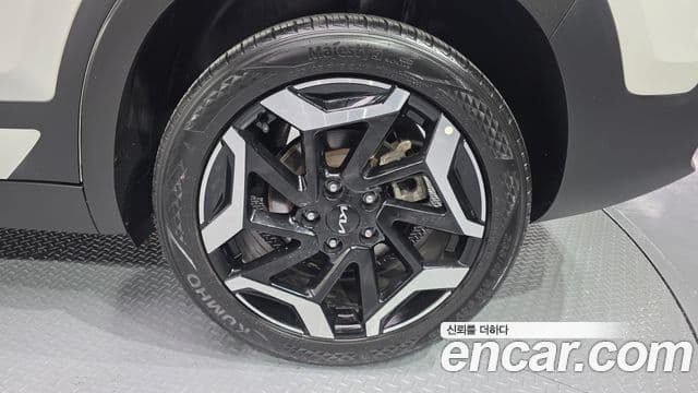 Kia The / новый New Seltos Signature, 2023 все фото