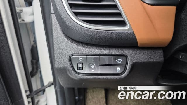 Kia The / новый New Seltos Signature, 2023 13