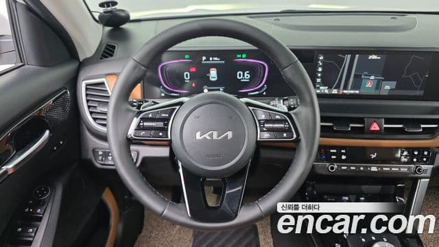 Kia The / новый New Seltos Signature, 2023 14