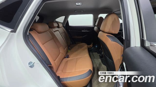 Kia The / новый New Seltos Signature, 2023 19