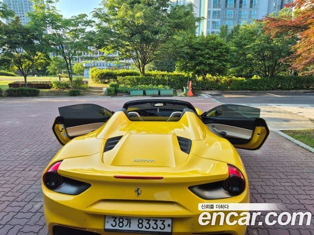 Ferrari 488 스파이더, 2017 15