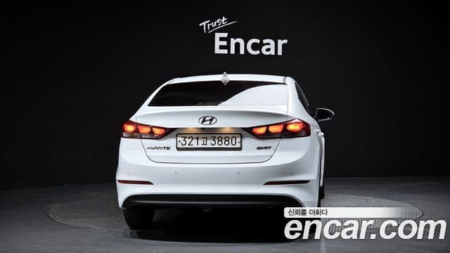 Hyundai Avante AD 1.6 e-VGT Smart, 2016 4