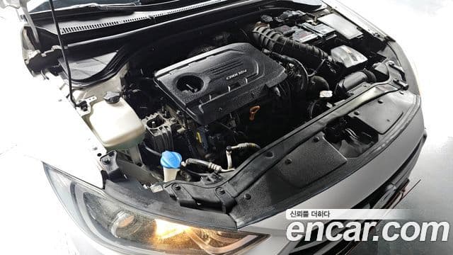 Hyundai Avante AD 1.6 e-VGT Smart, 2016 6