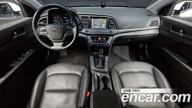 Hyundai Avante AD 1.6 e-VGT Smart, 2016 7