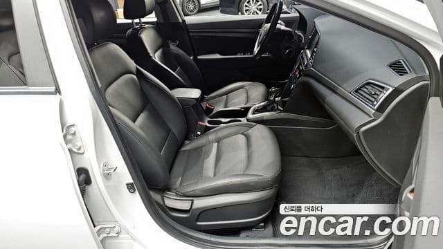 Hyundai Avante AD 1.6 e-VGT Smart, 2016 10