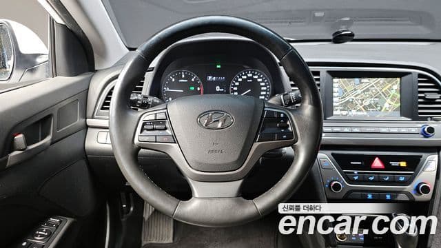 Hyundai Avante AD 1.6 e-VGT Smart, 2016 13