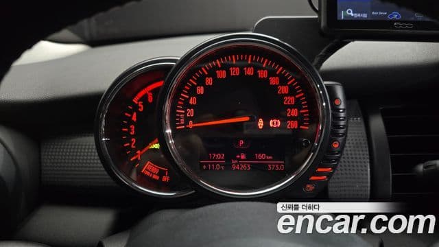 Mini Cooper D 3세대, 2015 8