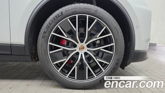 Porsche Macan EV 4S, 2025 все фото