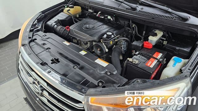 KG모빌리티(SsangYong) Korando 투리스모 2WD LT 11인승, 2014 6