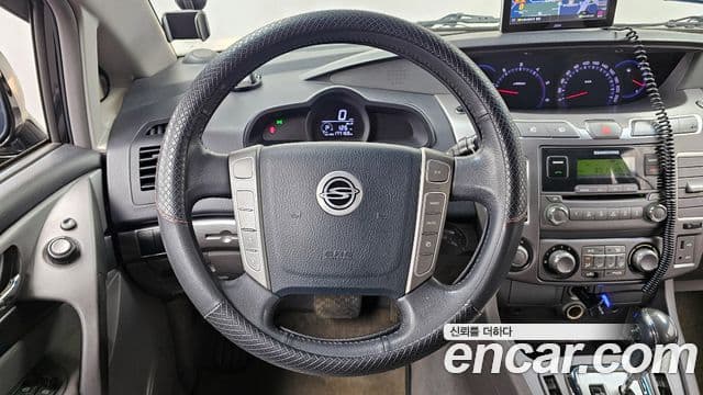 KG모빌리티(SsangYong) Korando 투리스모 2WD LT 11인승, 2014 13