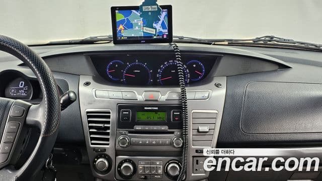 KG모빌리티(SsangYong) Korando 투리스모 2WD LT 11인승, 2014 14