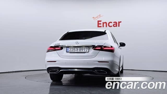 Mercedes-Benz E-класс W213 AMG Line, 2023 4