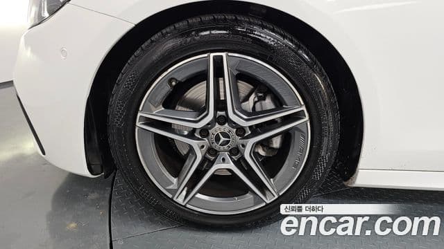 Mercedes-Benz E-класс W213 AMG Line, 2023 все фото