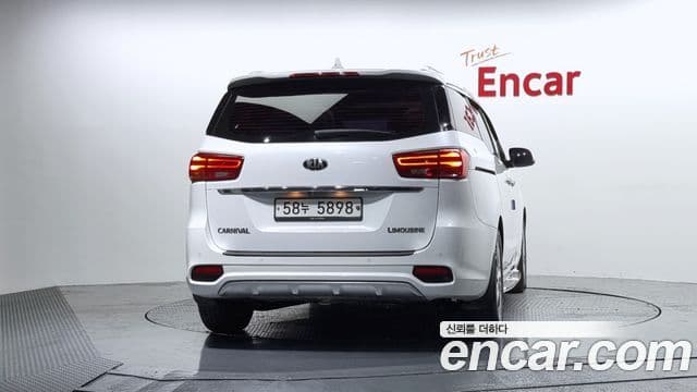 Kia The / новый New Carnival VIP, 2019 4