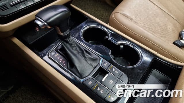 Kia The / новый New Carnival VIP, 2019 9