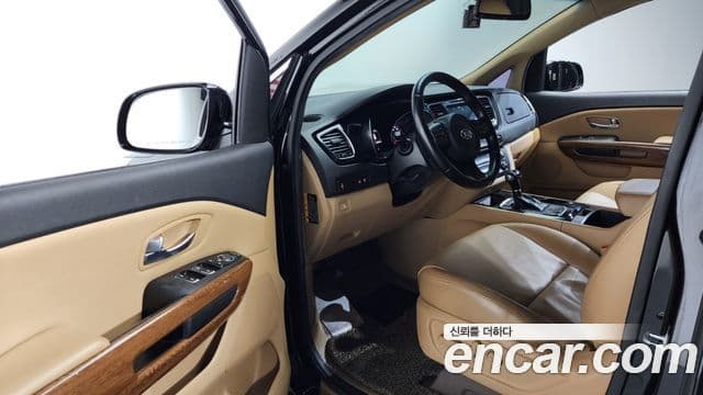 Kia All New Carnival Prestige, 2015 10