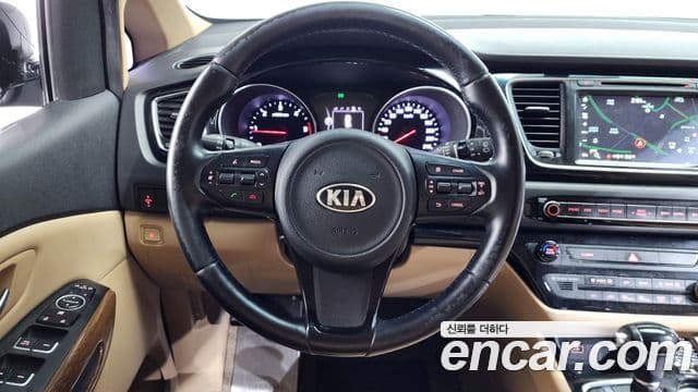 Kia All New Carnival Prestige, 2015 13