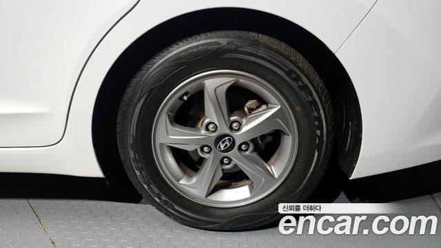 Hyundai Avante AD 1.6 GDI Smart, 2017 все фото