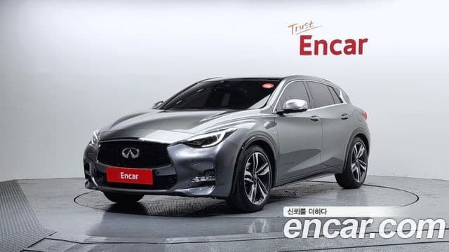 Infiniti Q30 2.0 Exclusive City чёрный, 2017 1