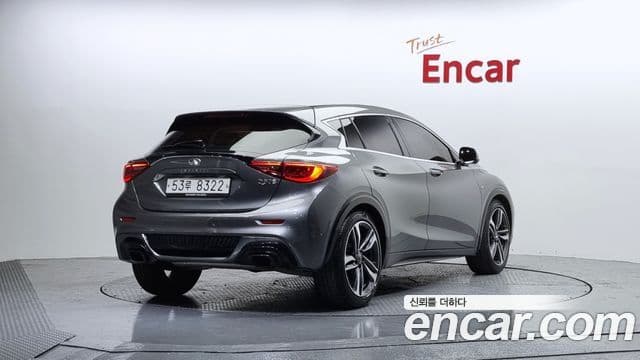 Infiniti Q30 2.0 Exclusive City чёрный, 2017 2
