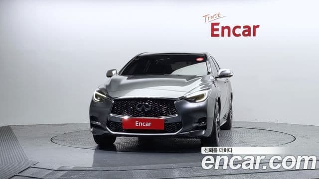Infiniti Q30 2.0 Exclusive City чёрный, 2017 3