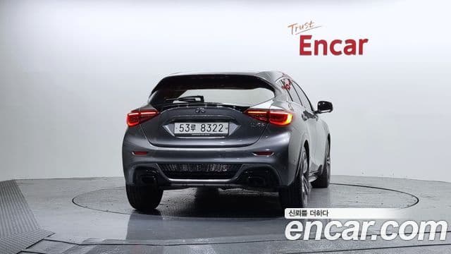 Infiniti Q30 2.0 Exclusive City чёрный, 2017 4
