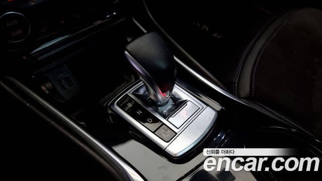 Infiniti Q30 2.0 Exclusive City чёрный, 2017 9