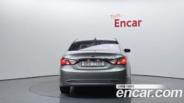 Hyundai YF Sonata LPI Premier(для людей с инвалидностью), 2010 4