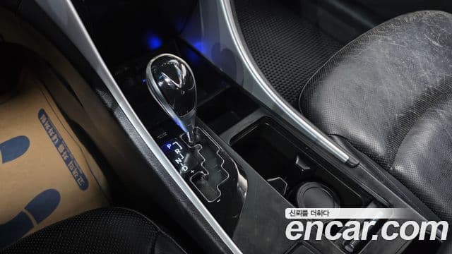 Hyundai YF Sonata LPI Premier(для людей с инвалидностью), 2010 9