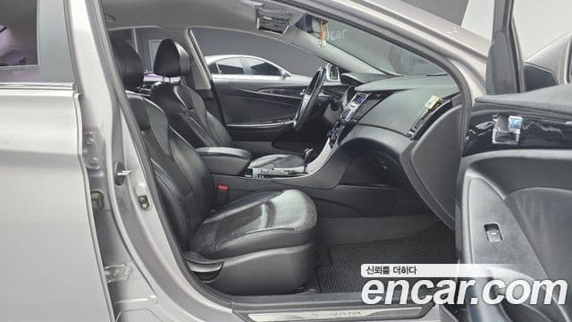 Hyundai YF Sonata LPI Premier(для людей с инвалидностью), 2010 10