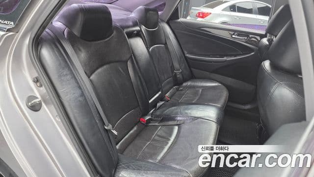 Hyundai YF Sonata LPI Premier(для людей с инвалидностью), 2010 12