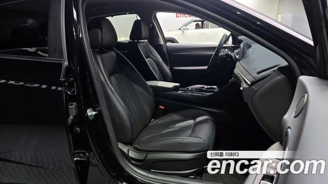 Hyundai Sonata (DN8) Premium Family, 2021 10
