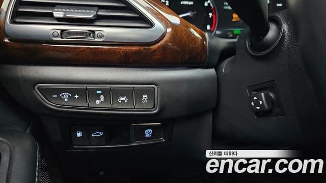 Genesis EQ900 Prestige, 2016 14