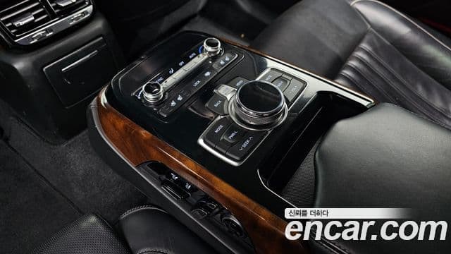 Genesis EQ900 Prestige, 2016 18