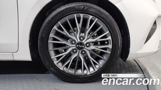 Kia The / новый New K3 2세대 Signature, 2022 все фото