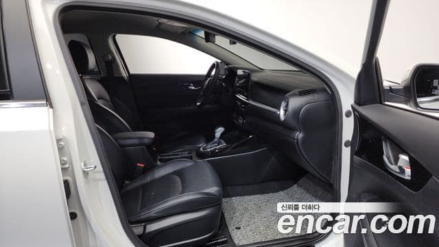 Kia The / новый New K3 2세대 Signature, 2022 11