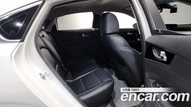 Kia The / новый New K3 2세대 Signature, 2022 12