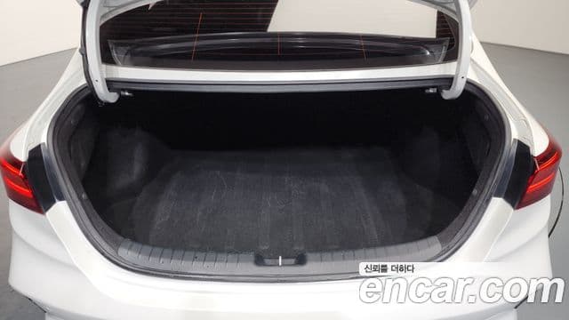 Kia The / новый New K3 2세대 Signature, 2022 20