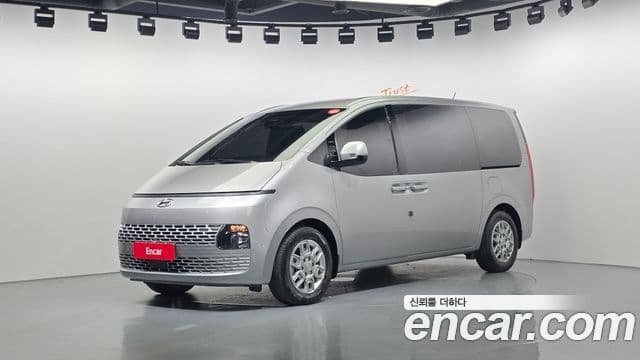 Hyundai Staria Modern, 2023 1