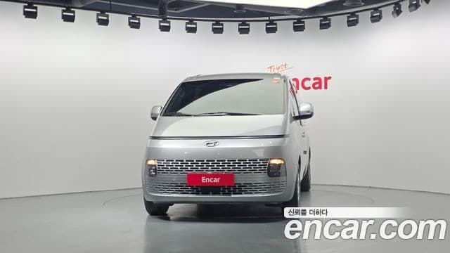 Hyundai Staria Modern, 2023 3
