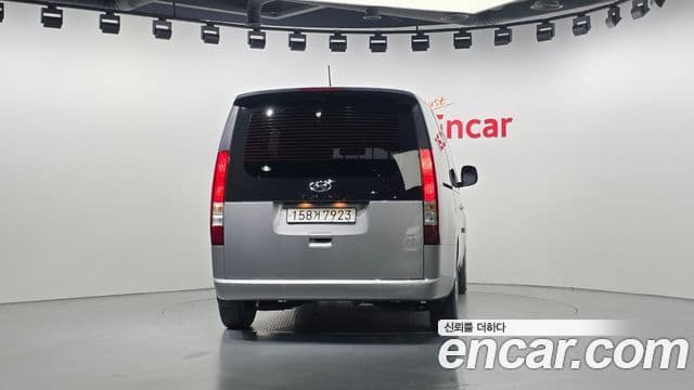 Hyundai Staria Modern, 2023 4