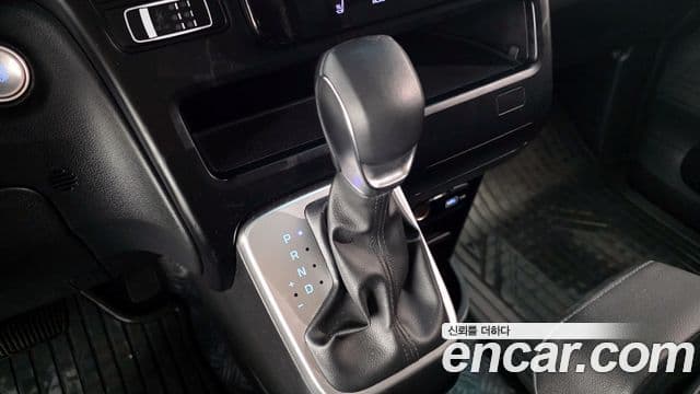 Hyundai Staria Modern, 2023 9