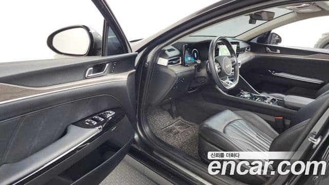 Kia K5 3세대 Signature, 2022 10