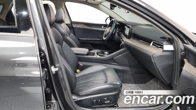 Kia K5 3세대 Signature, 2022 11