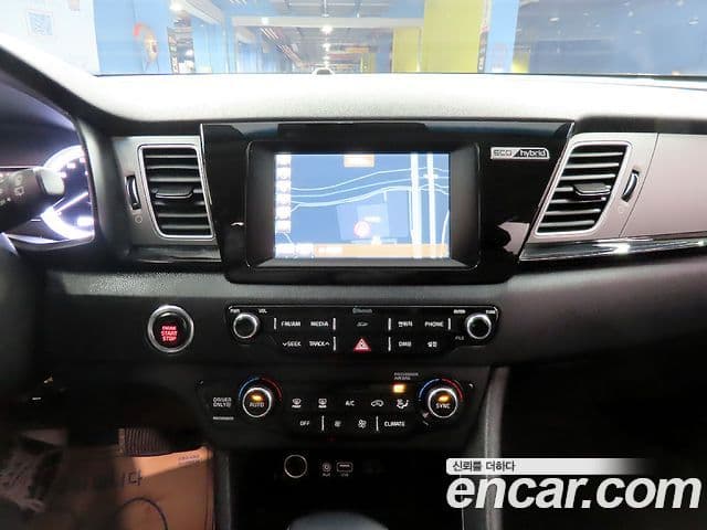 Kia Niro Prestige, 2017 12