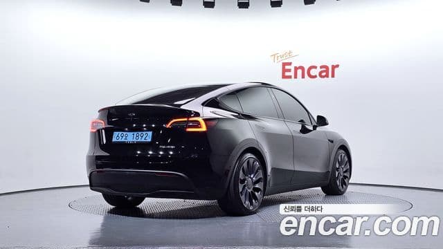 Tesla модель Y performance AWD, 2024 2