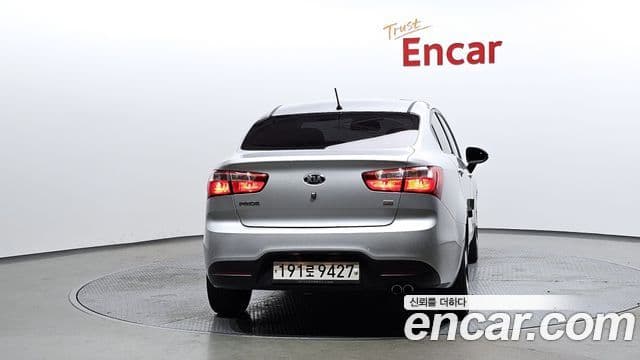 Kia All New Pride Prestige, 2014 4