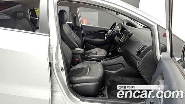 Kia All New Pride Prestige, 2014 11