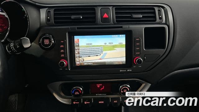 Kia All New Pride Prestige, 2014 14